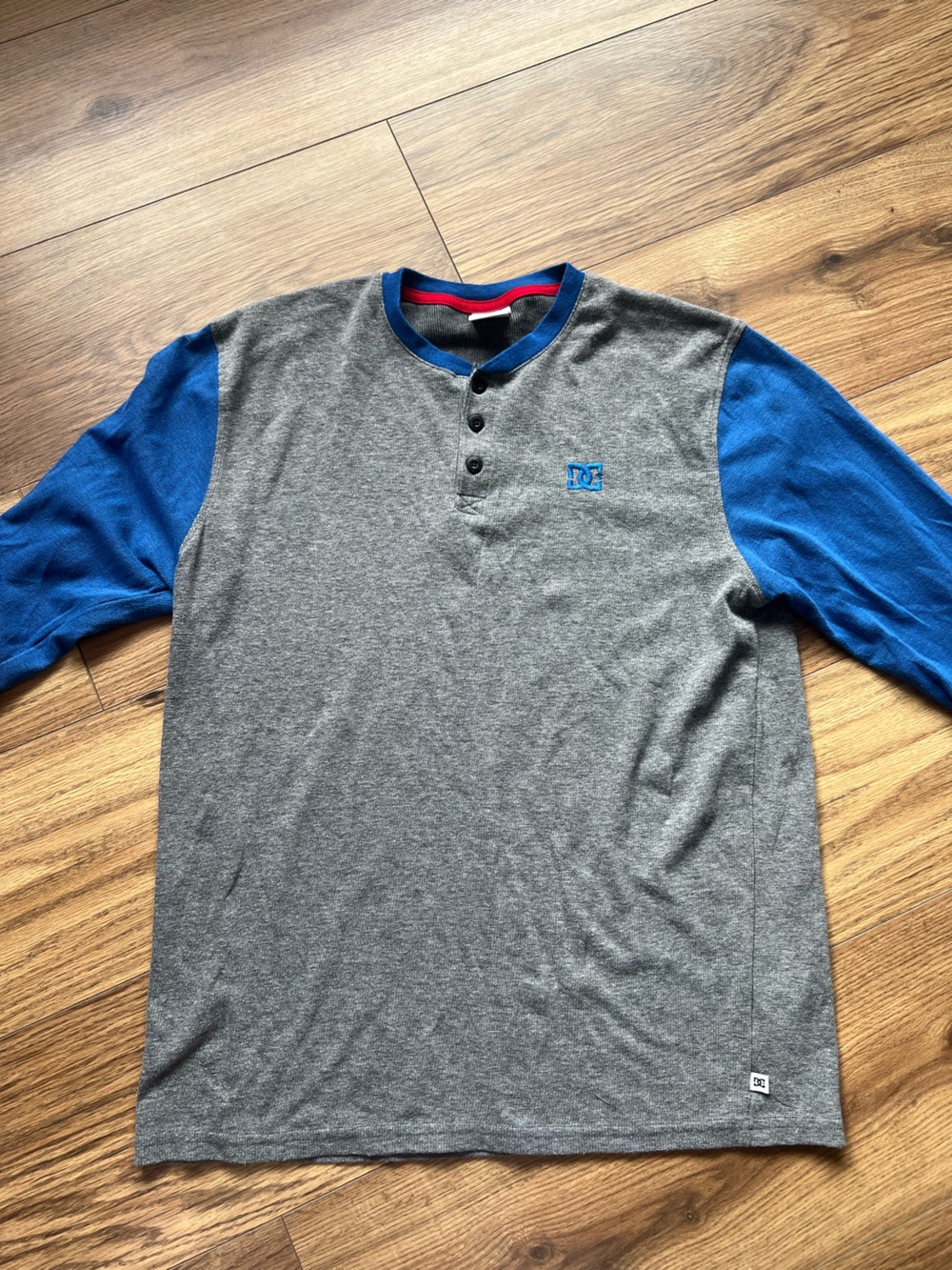 DC Shoes Boys Medium Grey Blue Long Sleeve Henley Thermal Graphic Shirt
